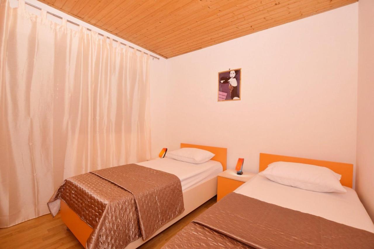 Apartments Andrija Pirovac Extérieur photo